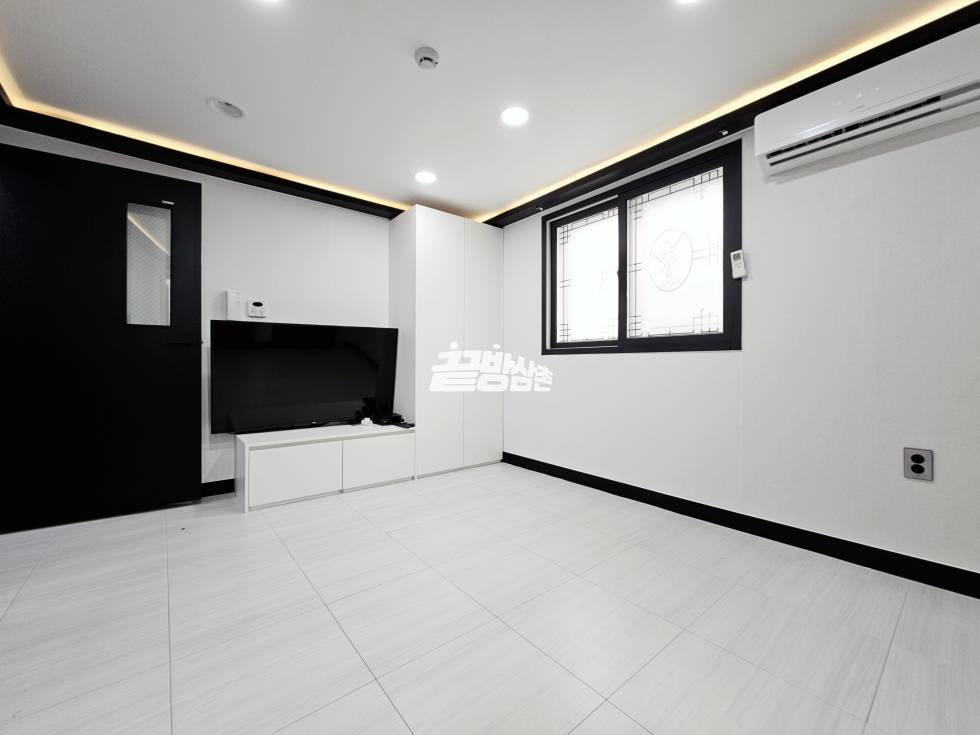 경북 구미시 사곡동 704-12 침대 새 것 넣어드려요! 사곡역 인근 리모델링 원룸! 블랙 & 화이트톤 심플 라이프 #사곡역원룸 월세 매물번호 11416 사진 1