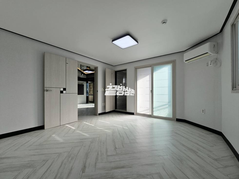 경북 구미시 구평동 440-21 쓰리룸 복층+단독 테라스 (주인세대) 독채 사용★사거리 코너+통근버스+신축급 관리 상태 #구미쓰리룸 월세 매물번호 11485 사진 14