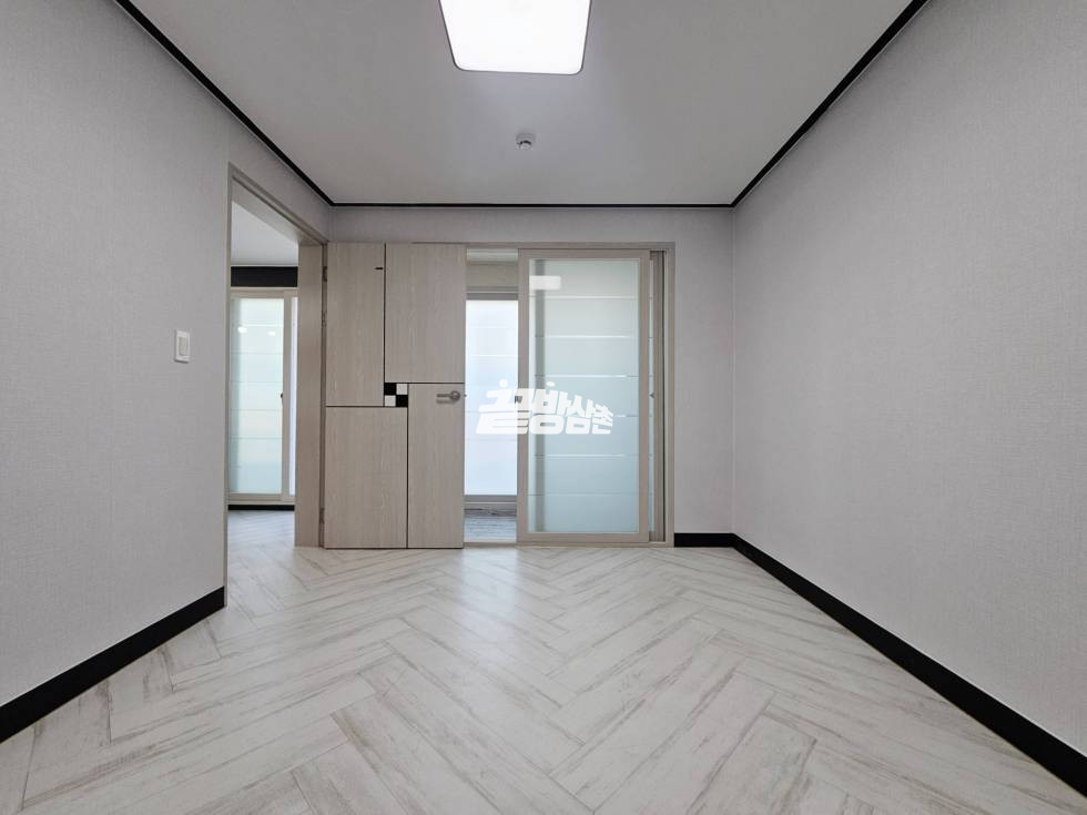 경북 구미시 구평동 440-21 쓰리룸 복층+단독 테라스 (주인세대) 독채 사용★사거리 코너+통근버스+신축급 관리 상태 #구미쓰리룸 월세 매물번호 11485 사진 21